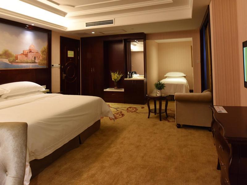Vienna Hotel Loudi Chunyuan Pedestrian Street Экстерьер фото