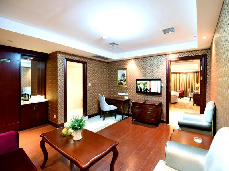 Vienna Hotel Loudi Chunyuan Pedestrian Street Экстерьер фото