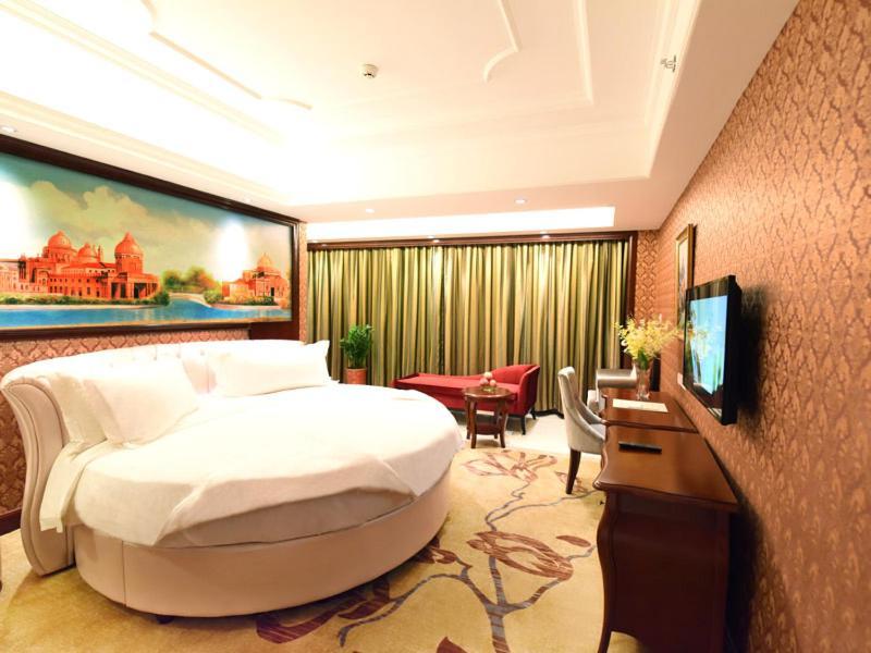 Vienna Hotel Loudi Chunyuan Pedestrian Street Экстерьер фото